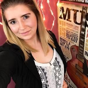 Meet your Posher, Katie